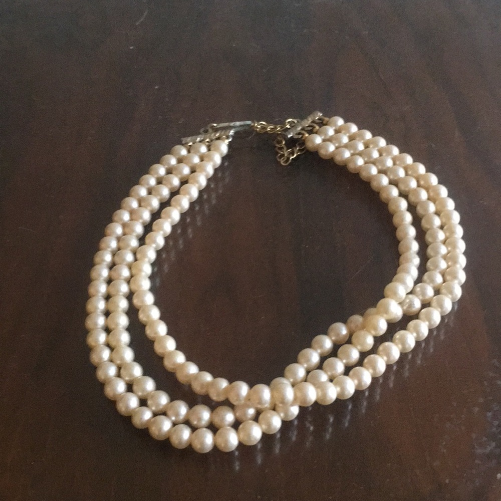 Timeless chocker pearls